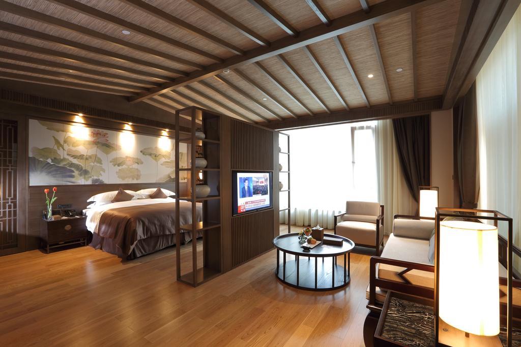 S&N Zhejiang Linhai International Hotel Rum bild