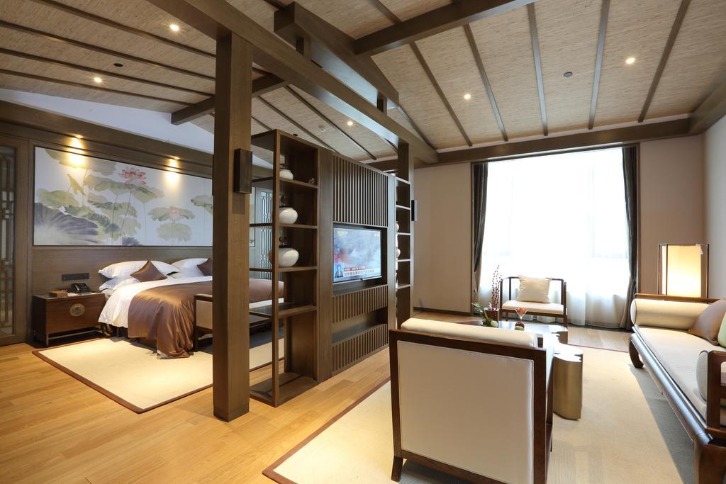 S&N Zhejiang Linhai International Hotel Rum bild