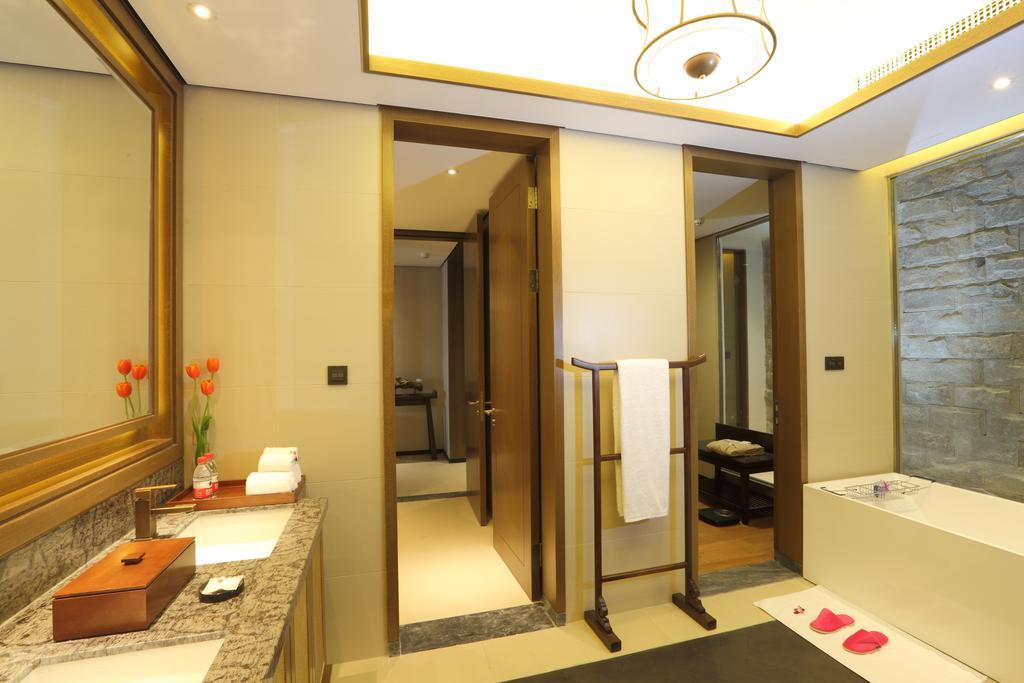 S&N Zhejiang Linhai International Hotel Rum bild