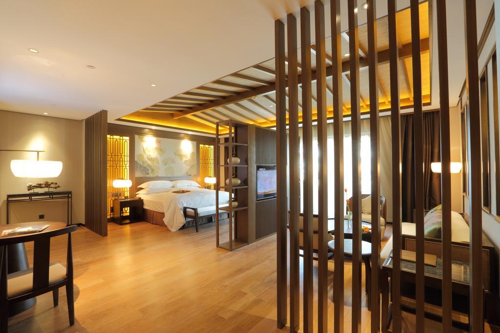 S&N Zhejiang Linhai International Hotel Rum bild