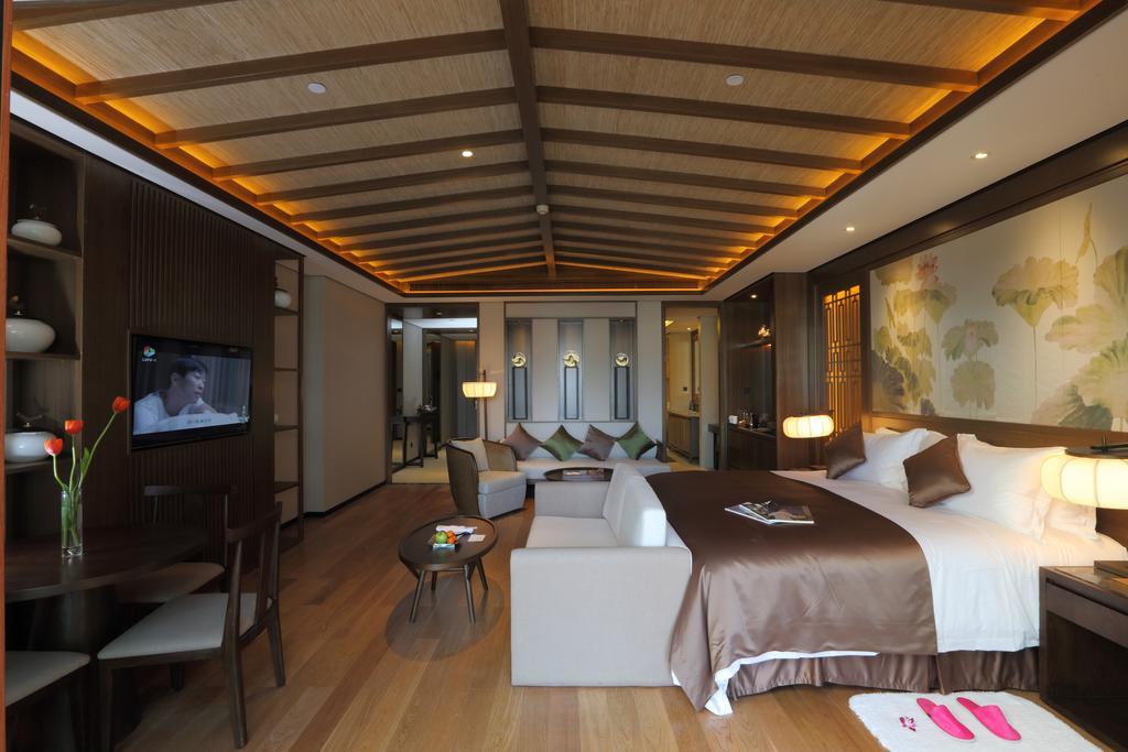 S&N Zhejiang Linhai International Hotel Rum bild