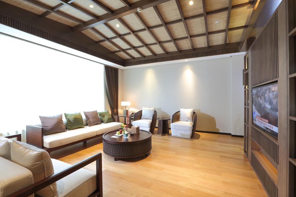 S&N Zhejiang Linhai International Hotel Rum bild