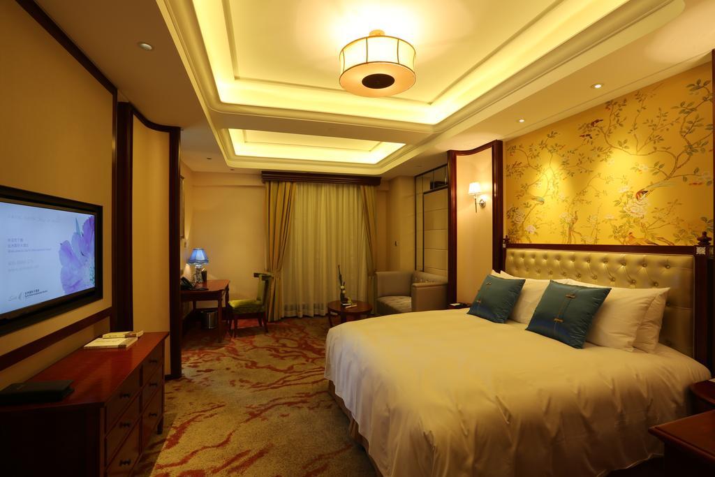 S&N Zhejiang Linhai International Hotel Rum bild