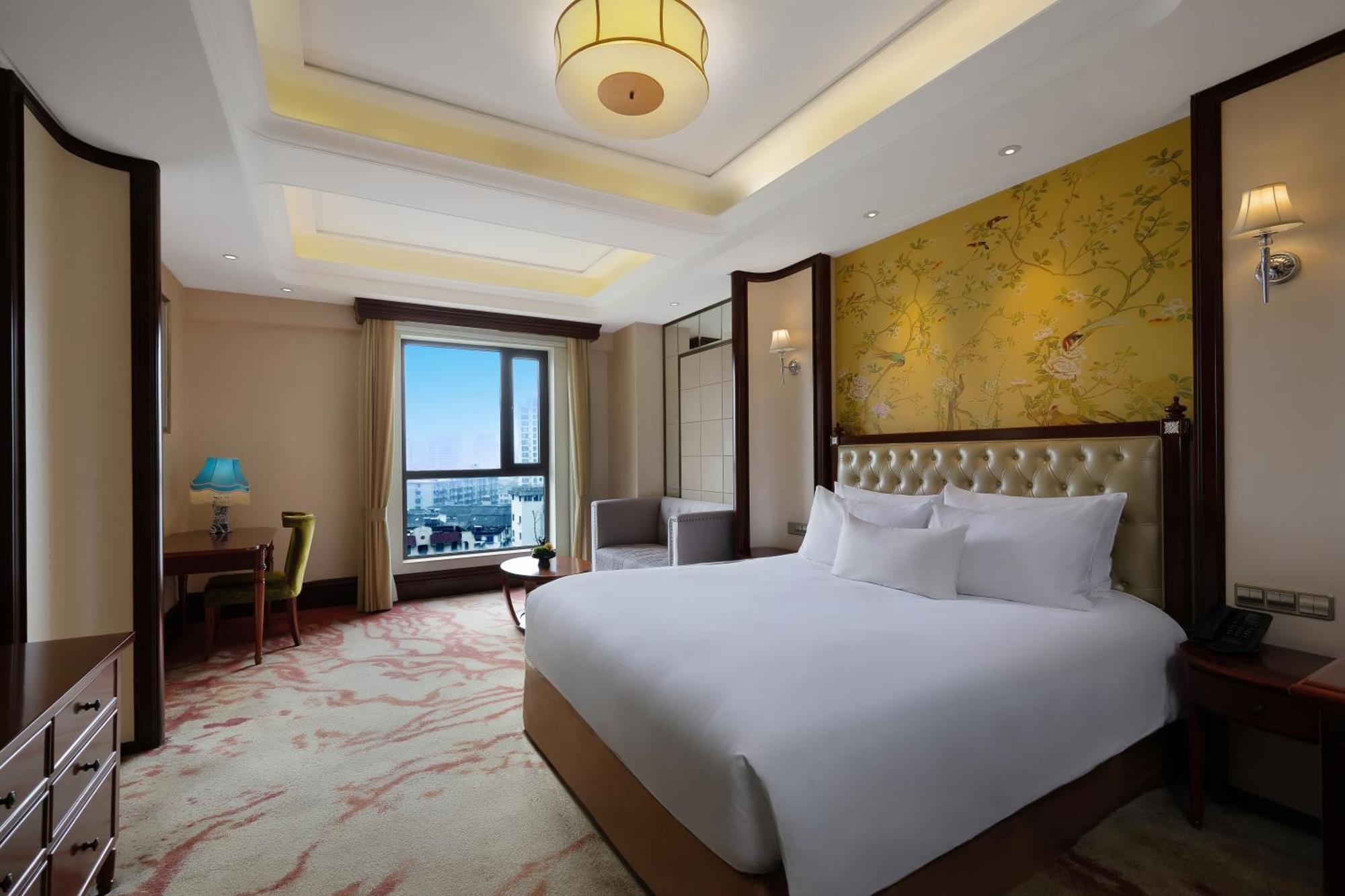 S&N Zhejiang Linhai International Hotel Exteriör bild