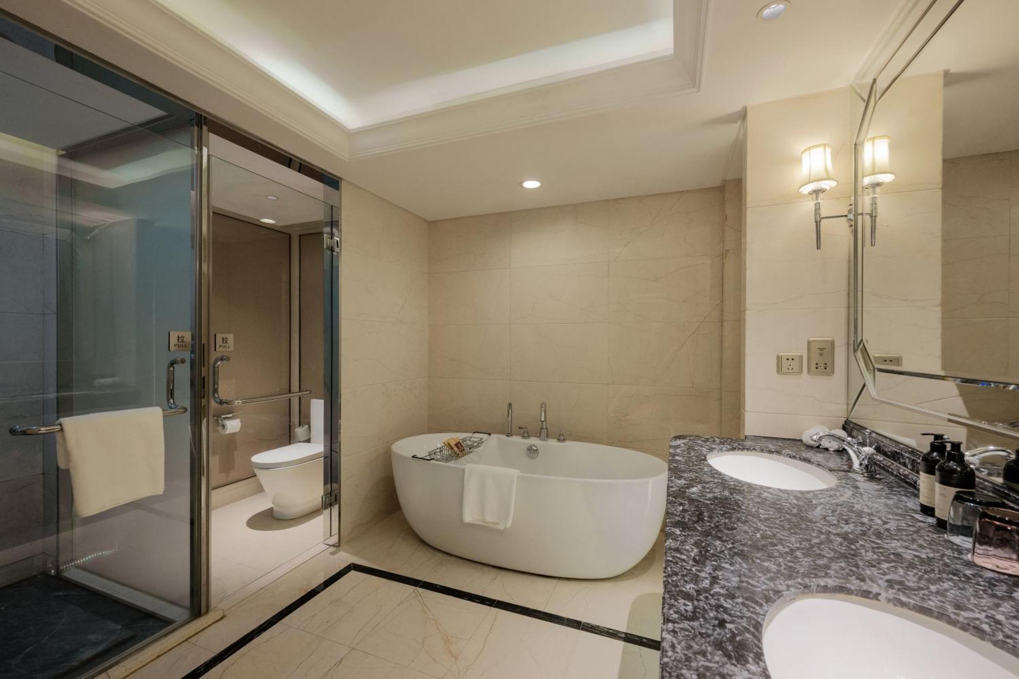 S&N Zhejiang Linhai International Hotel Exteriör bild