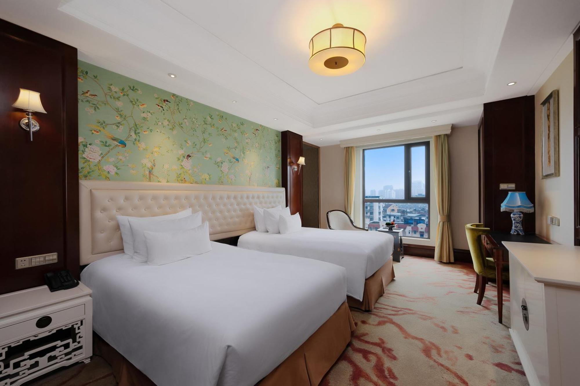 S&N Zhejiang Linhai International Hotel Exteriör bild