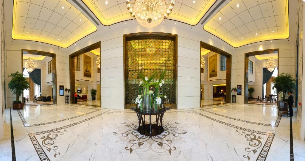 S&N Zhejiang Linhai International Hotel Exteriör bild