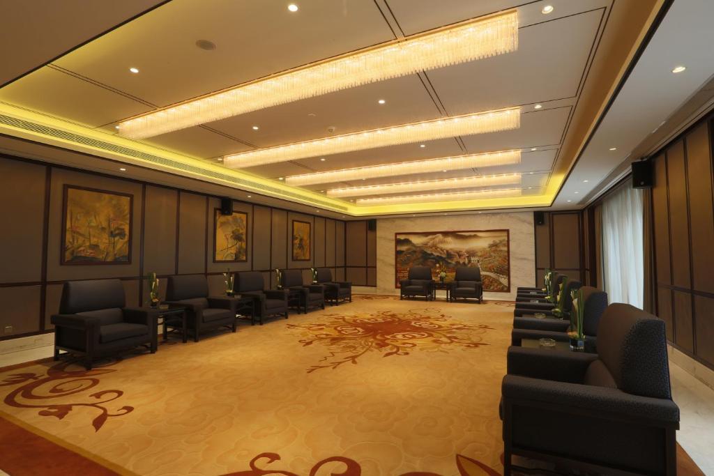 S&N Zhejiang Linhai International Hotel Exteriör bild