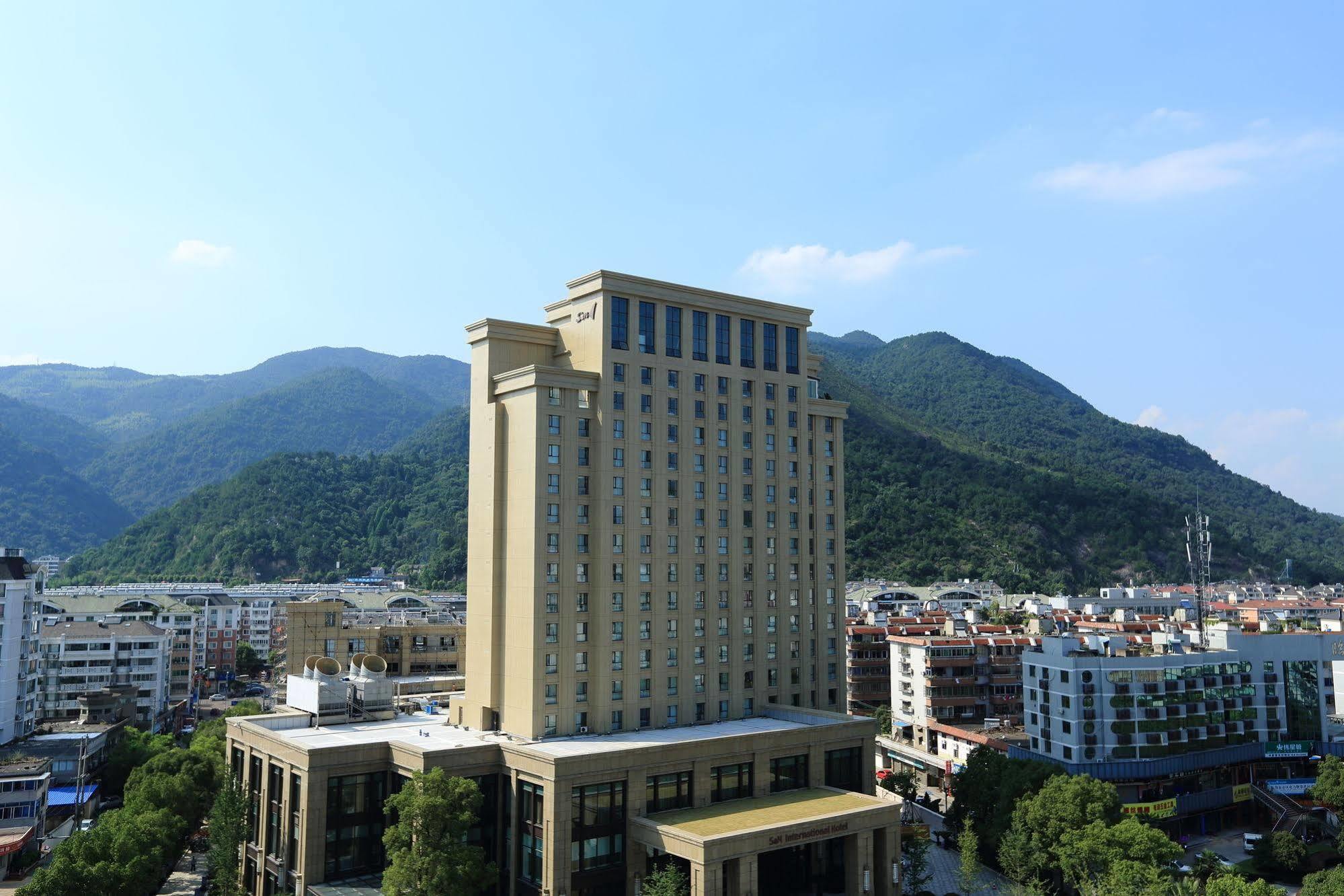 S&N Zhejiang Linhai International Hotel Exteriör bild