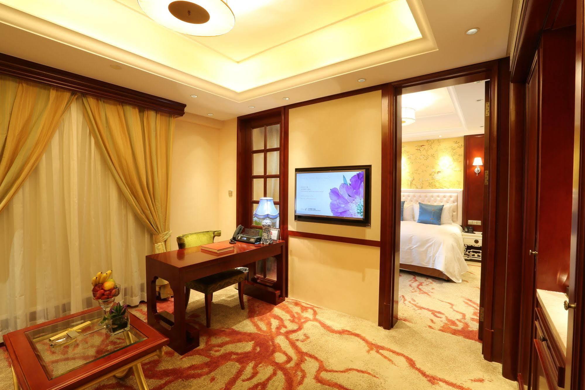 S&N Zhejiang Linhai International Hotel Exteriör bild