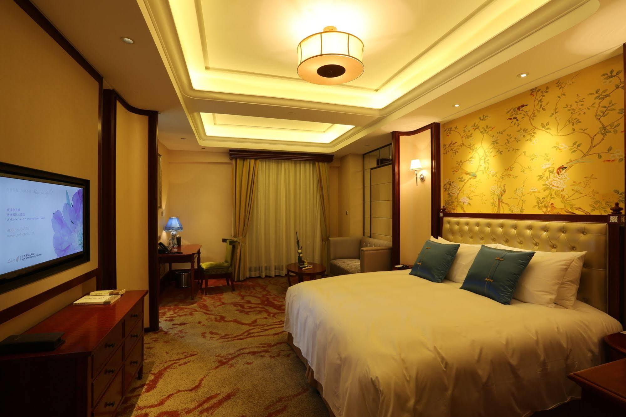 S&N Zhejiang Linhai International Hotel Exteriör bild