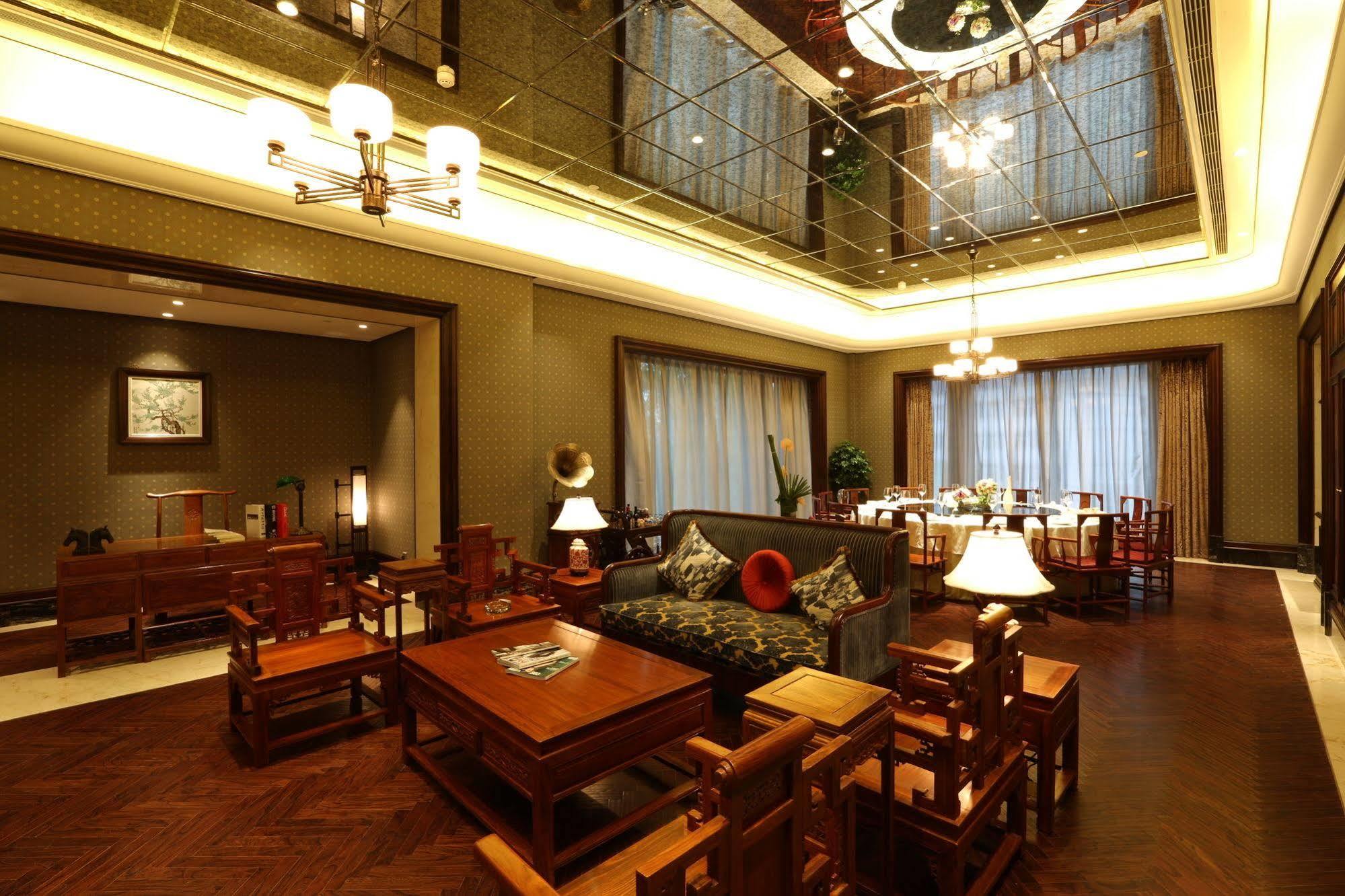 S&N Zhejiang Linhai International Hotel Exteriör bild