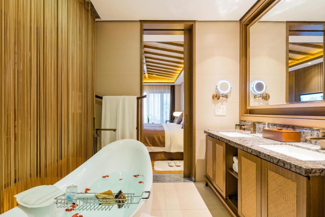 S&N Zhejiang Linhai International Hotel Exteriör bild